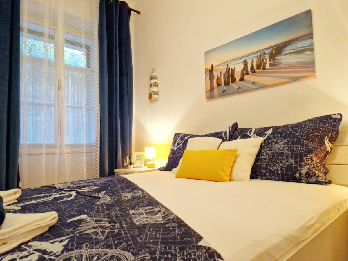 Pirates' Bay Apartment - Омиш Экстерьер фото