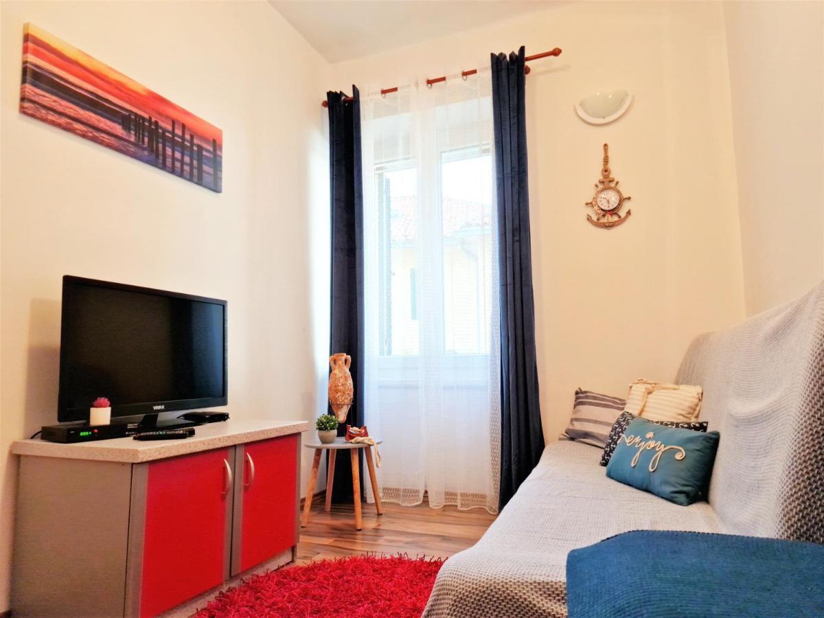 Pirates' Bay Apartment - Омиш Экстерьер фото