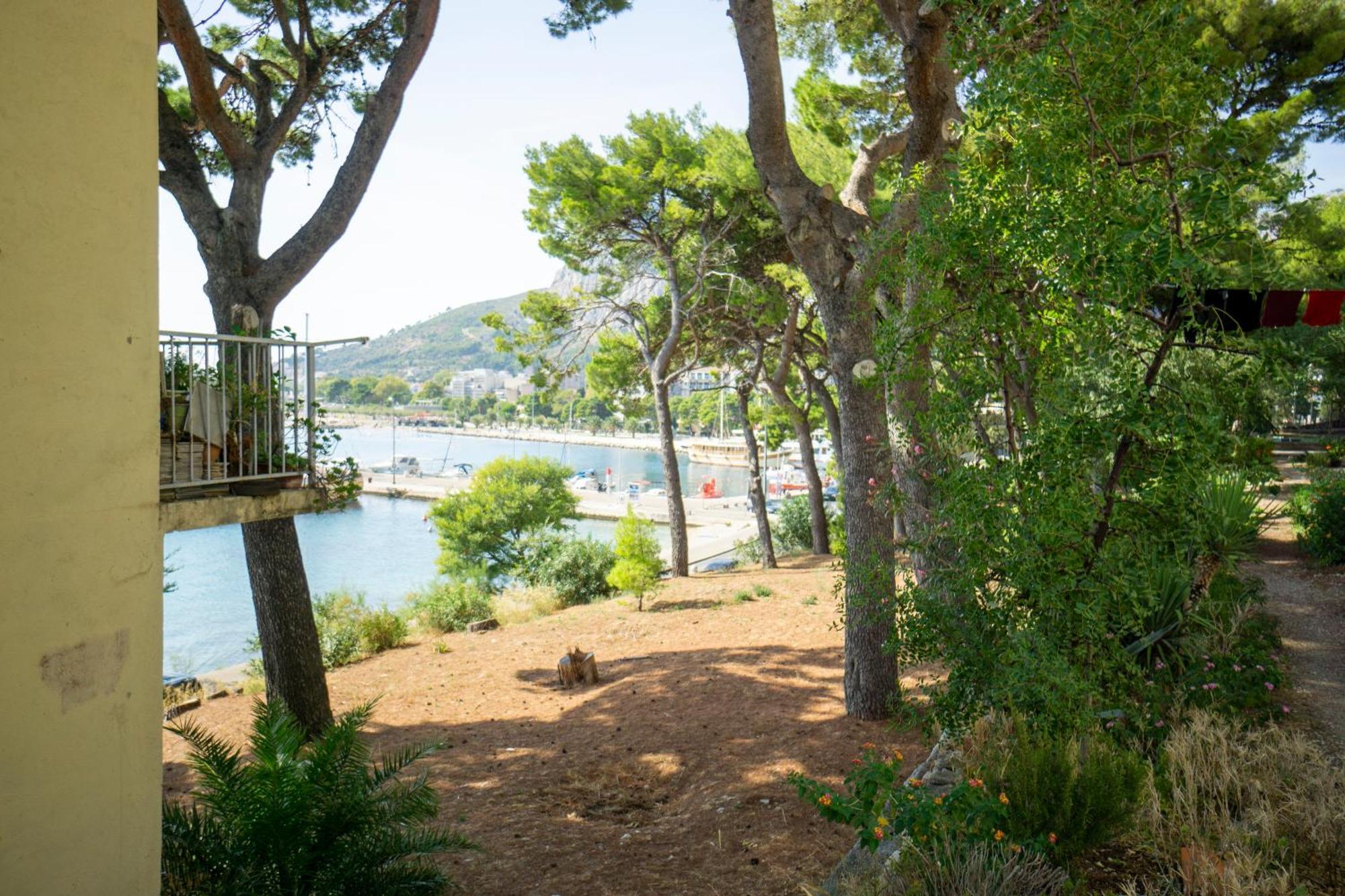 Pirates' Bay Apartment - Омиш Экстерьер фото