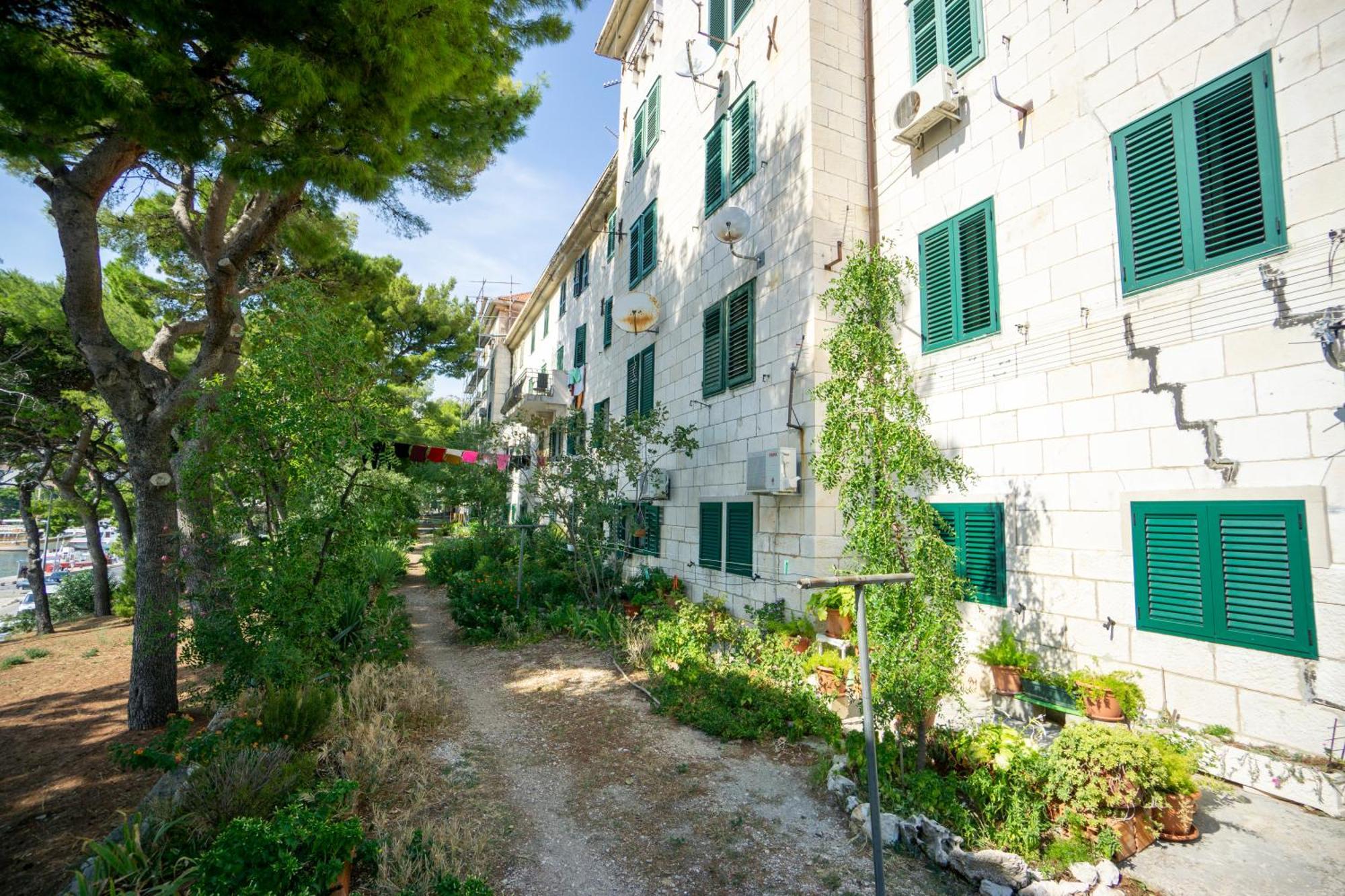 Pirates' Bay Apartment - Омиш Экстерьер фото